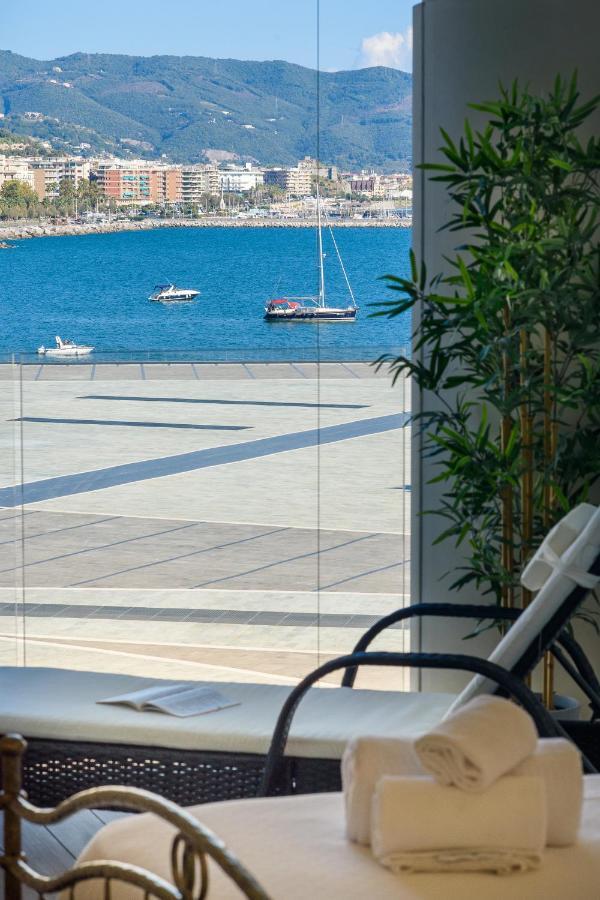 Mareluna Crescent - Luxury Seafront Experience Salerno Esterno foto