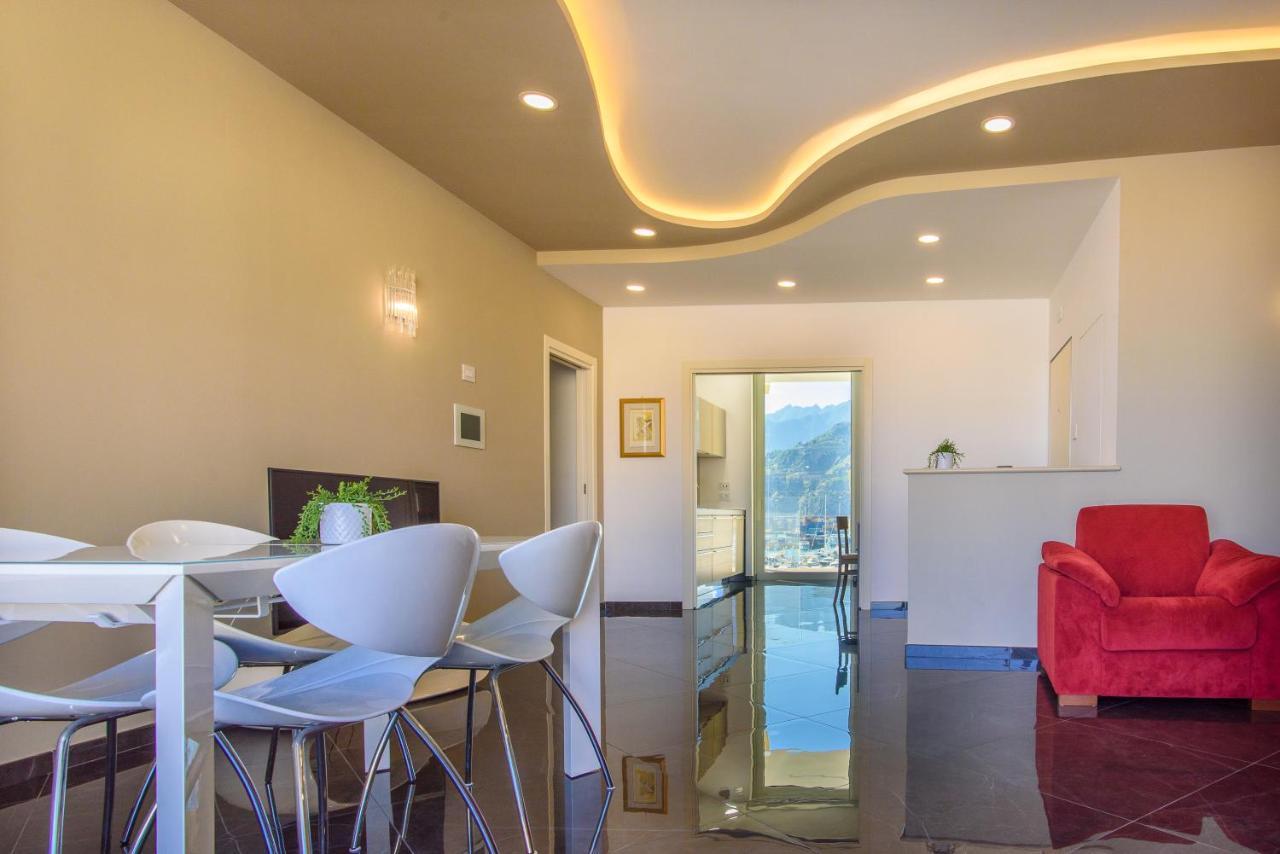 Mareluna Crescent - Luxury Seafront Experience Salerno Esterno foto