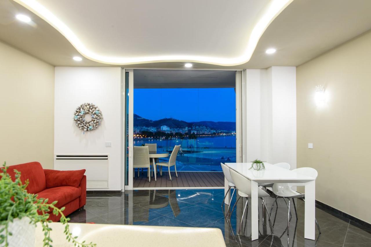 Mareluna Crescent - Luxury Seafront Experience Salerno Esterno foto