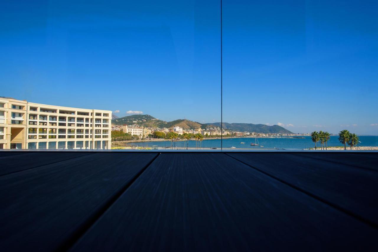 Mareluna Crescent - Luxury Seafront Experience Salerno Esterno foto