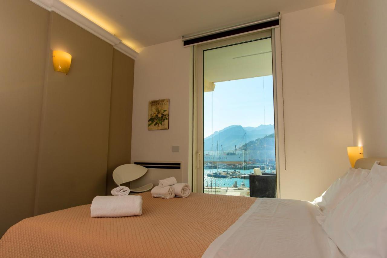 Mareluna Crescent - Luxury Seafront Experience Salerno Esterno foto