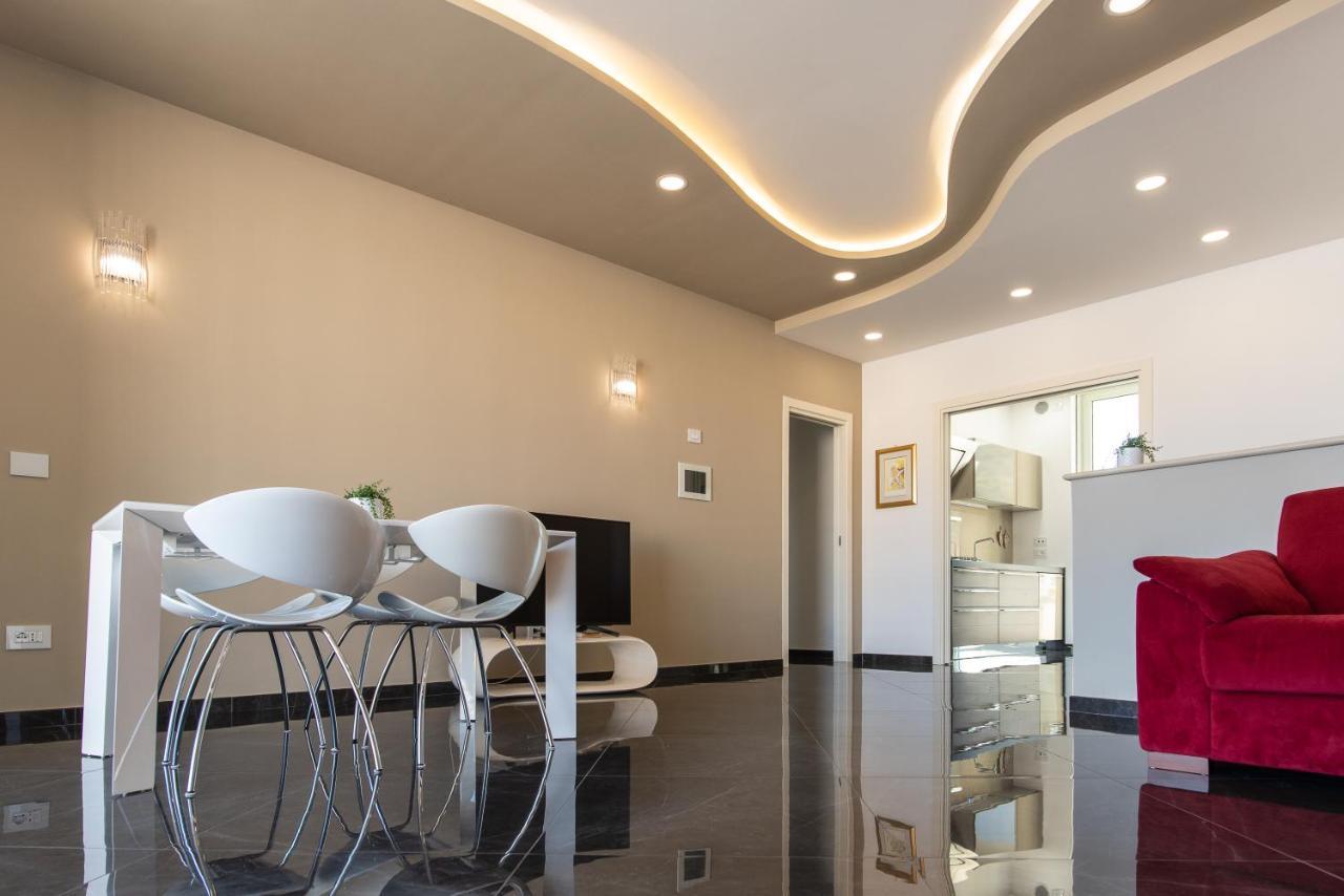 Mareluna Crescent - Luxury Seafront Experience Salerno Esterno foto