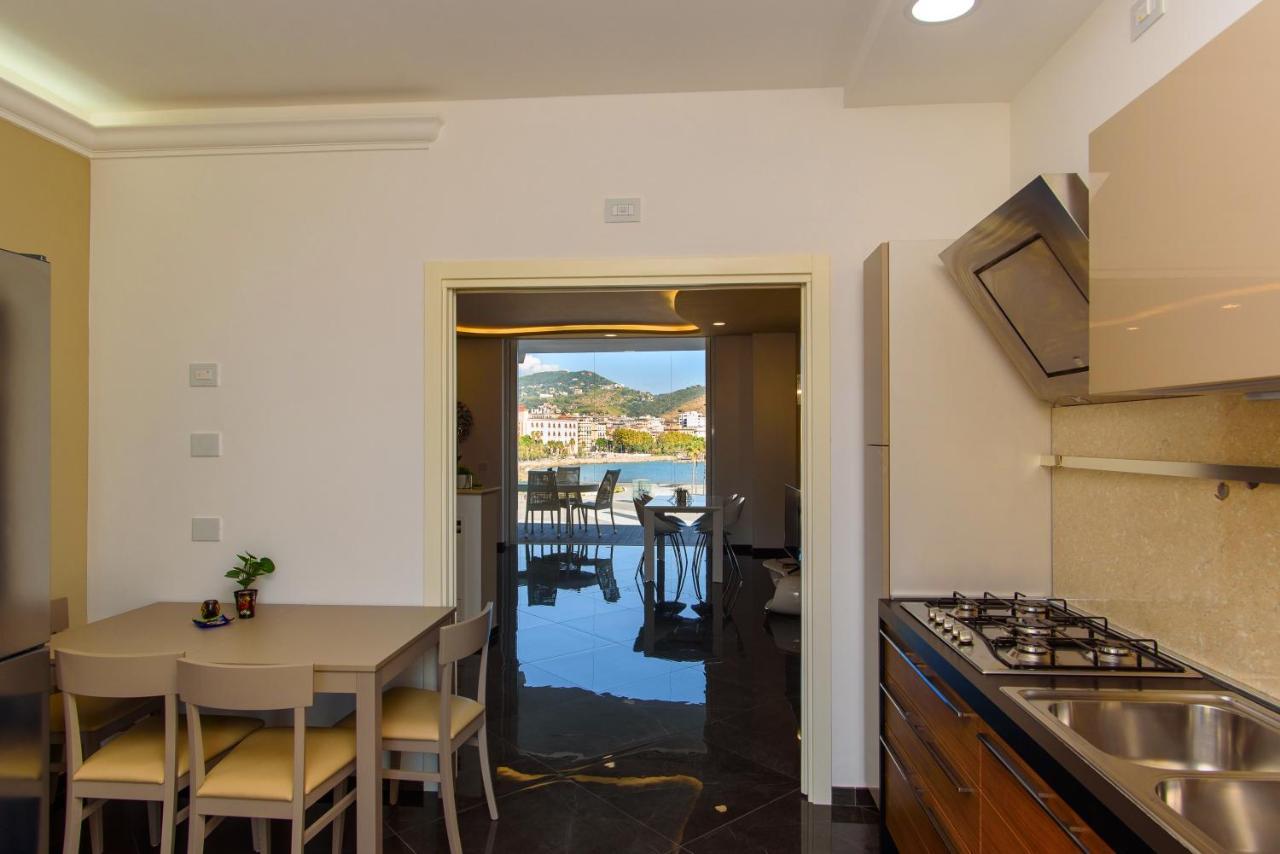 Mareluna Crescent - Luxury Seafront Experience Salerno Esterno foto