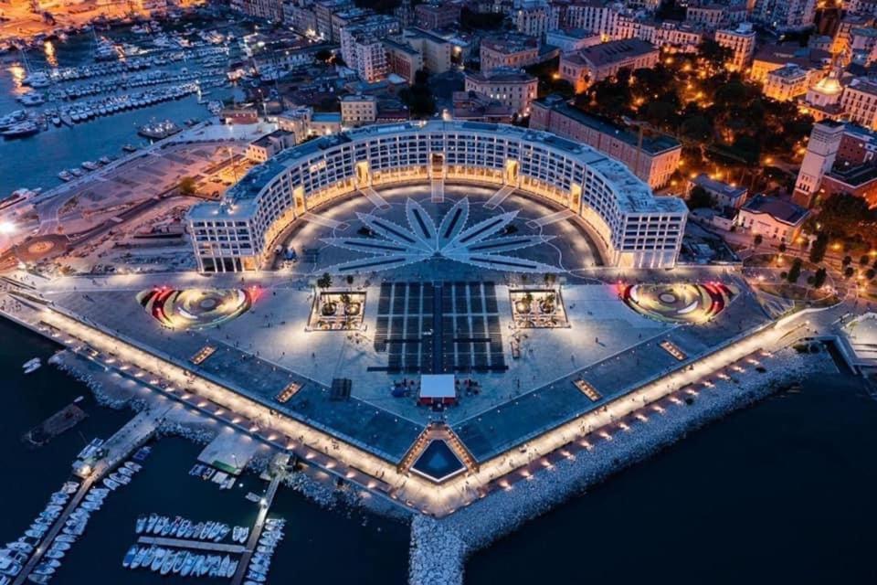 Mareluna Crescent - Luxury Seafront Experience Salerno Esterno foto