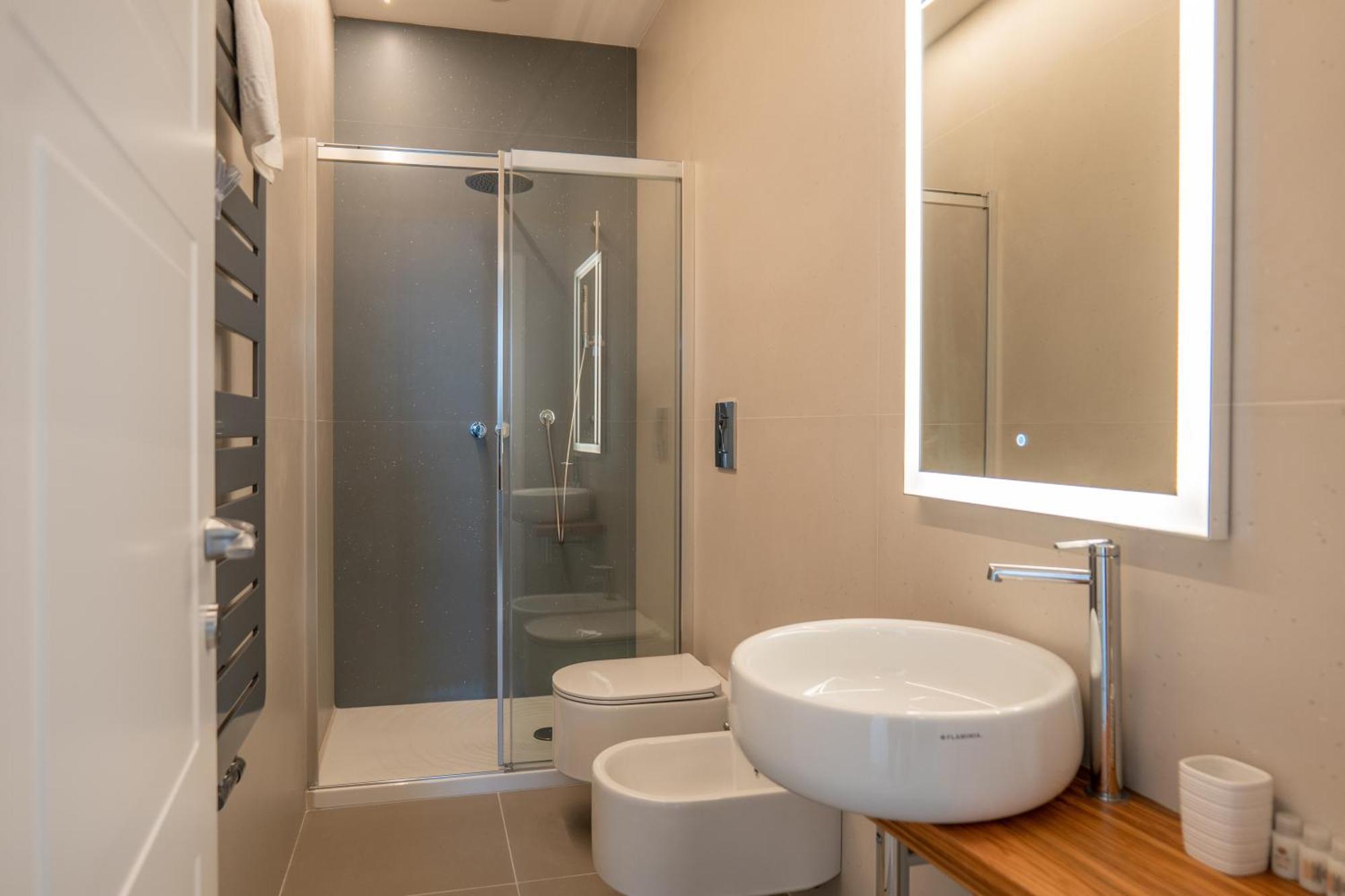 Mareluna Crescent - Luxury Seafront Experience Salerno Esterno foto