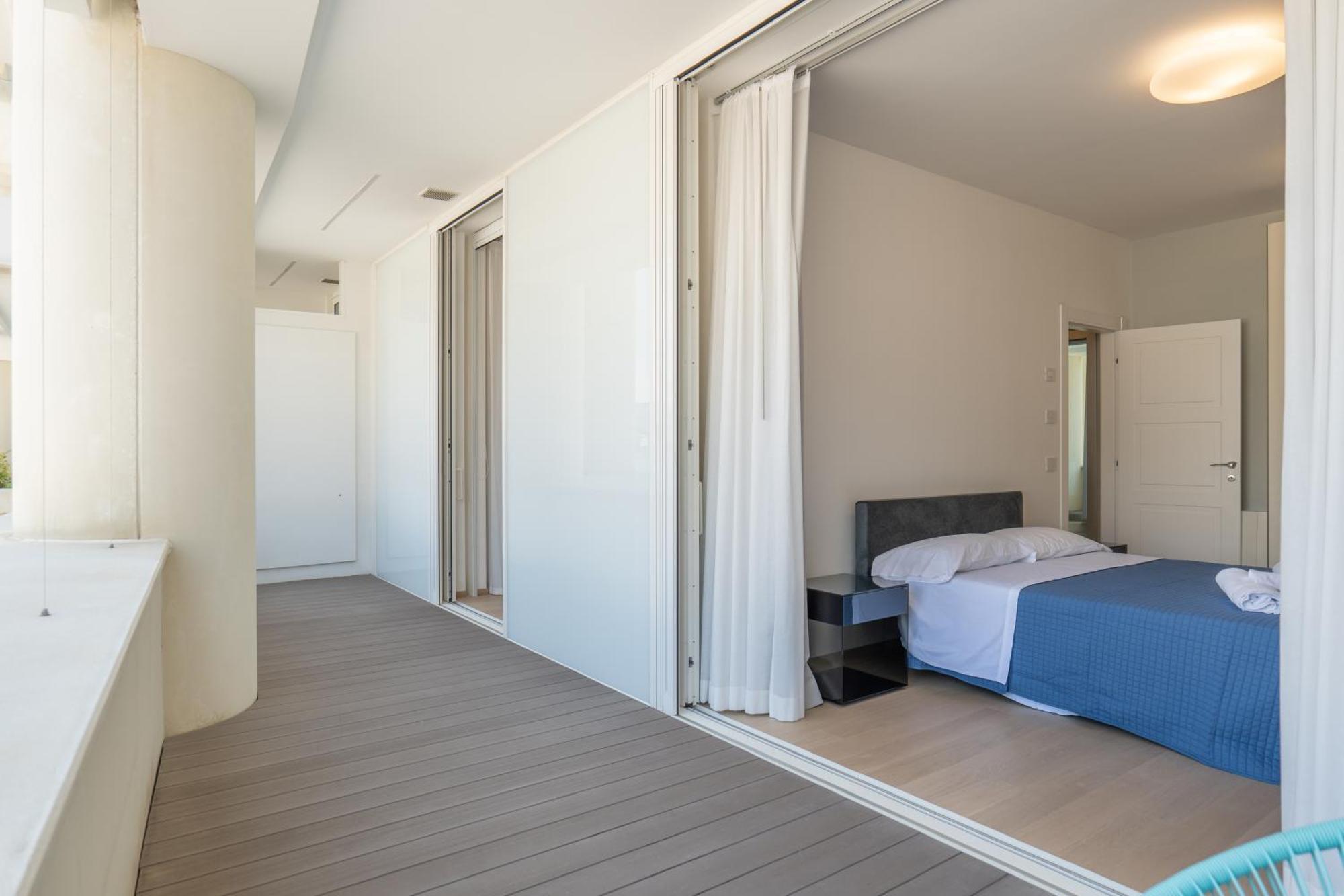 Mareluna Crescent - Luxury Seafront Experience Salerno Esterno foto